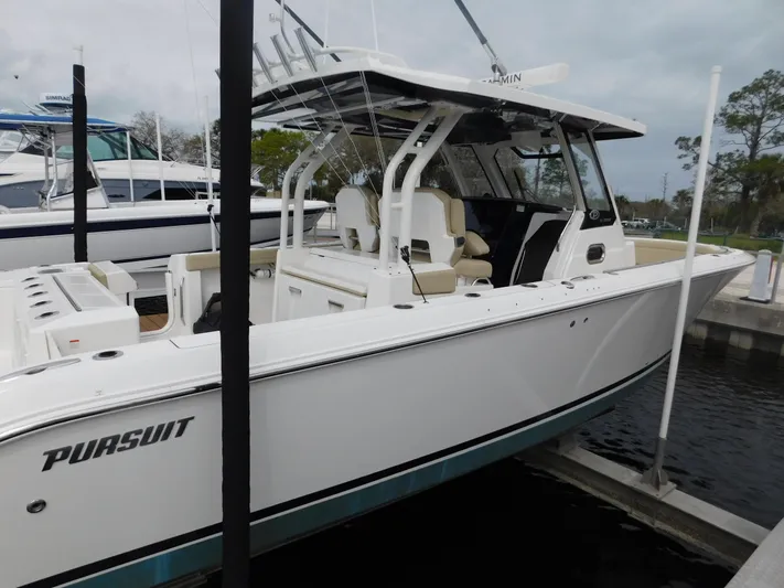 Diggin' It Yacht Photos Pics 