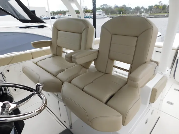 Diggin' It Yacht Photos Pics 