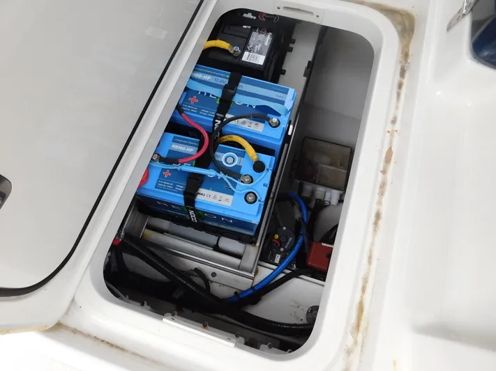 Diggin' It Yacht Photos Pics 