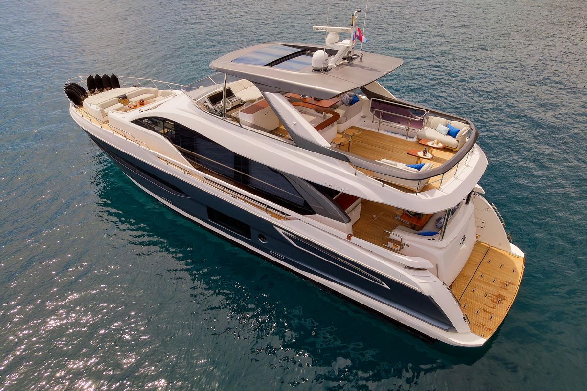 2022 Azimut 77 