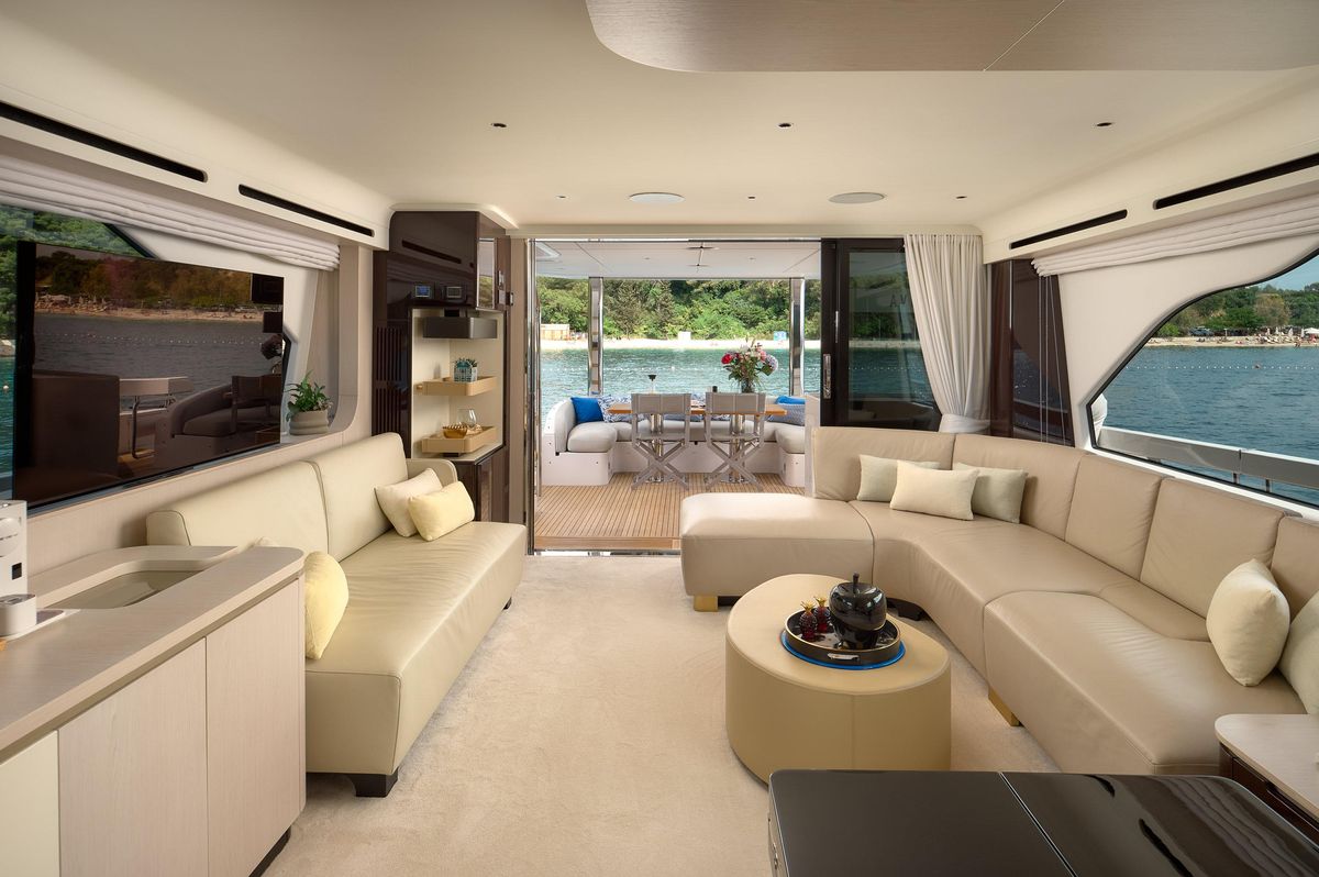 2022 Azimut 77 