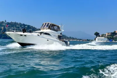 Sea Ray 400 Sedan Bridge