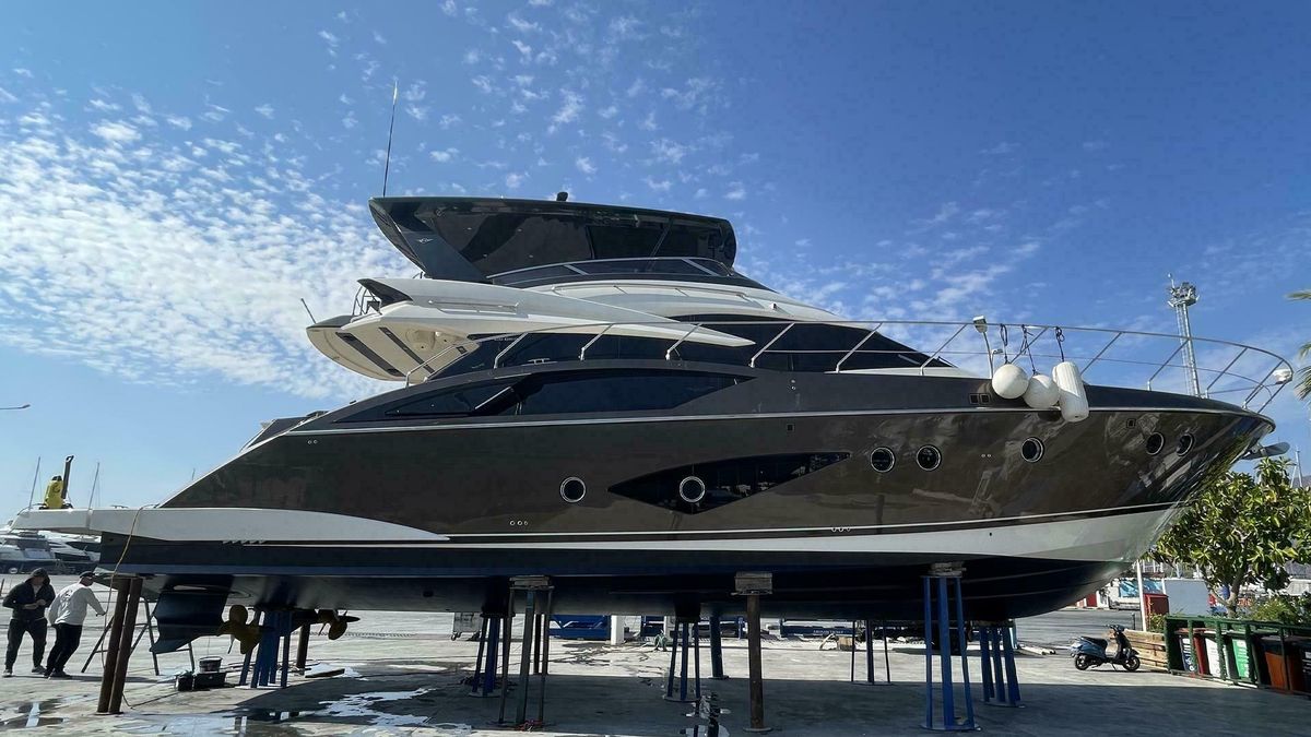 2013 Marquis 63 
