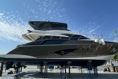 2013 Marquis 630 Sport Yacht