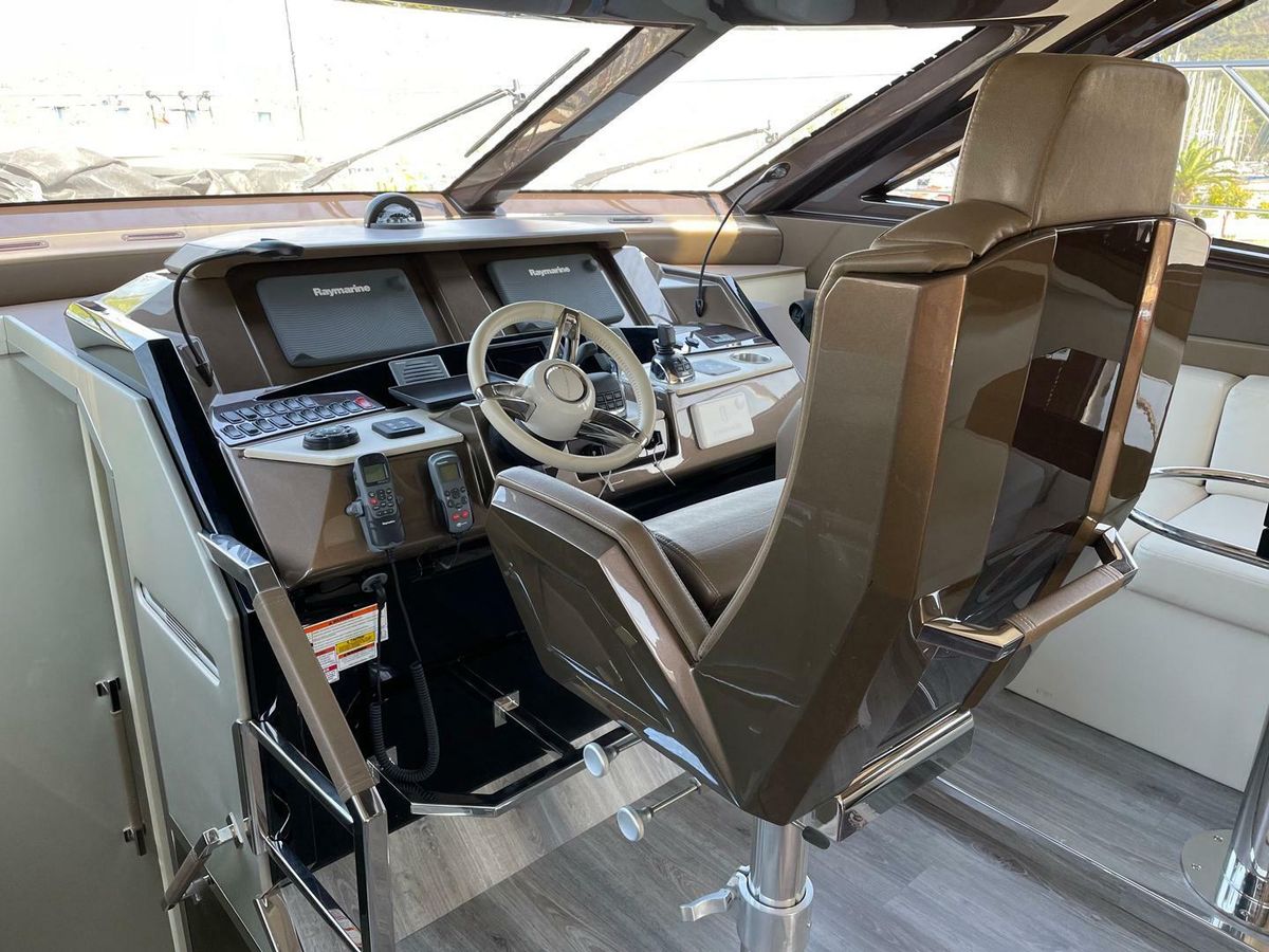 2013 Marquis 63 