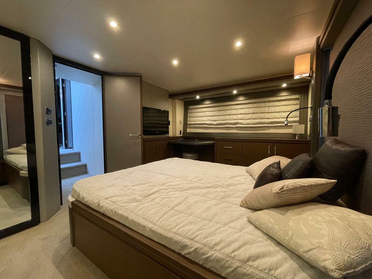 2013 Marquis 63 