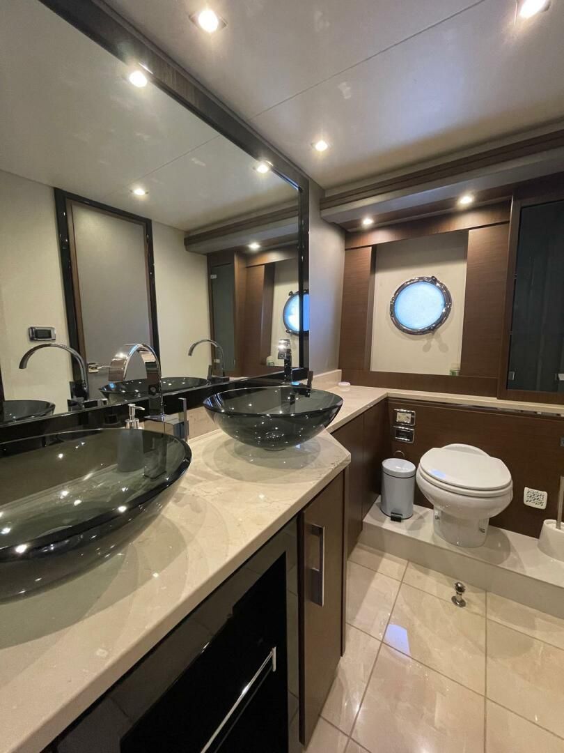 2013 Marquis 63 