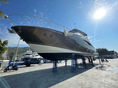 Yacht