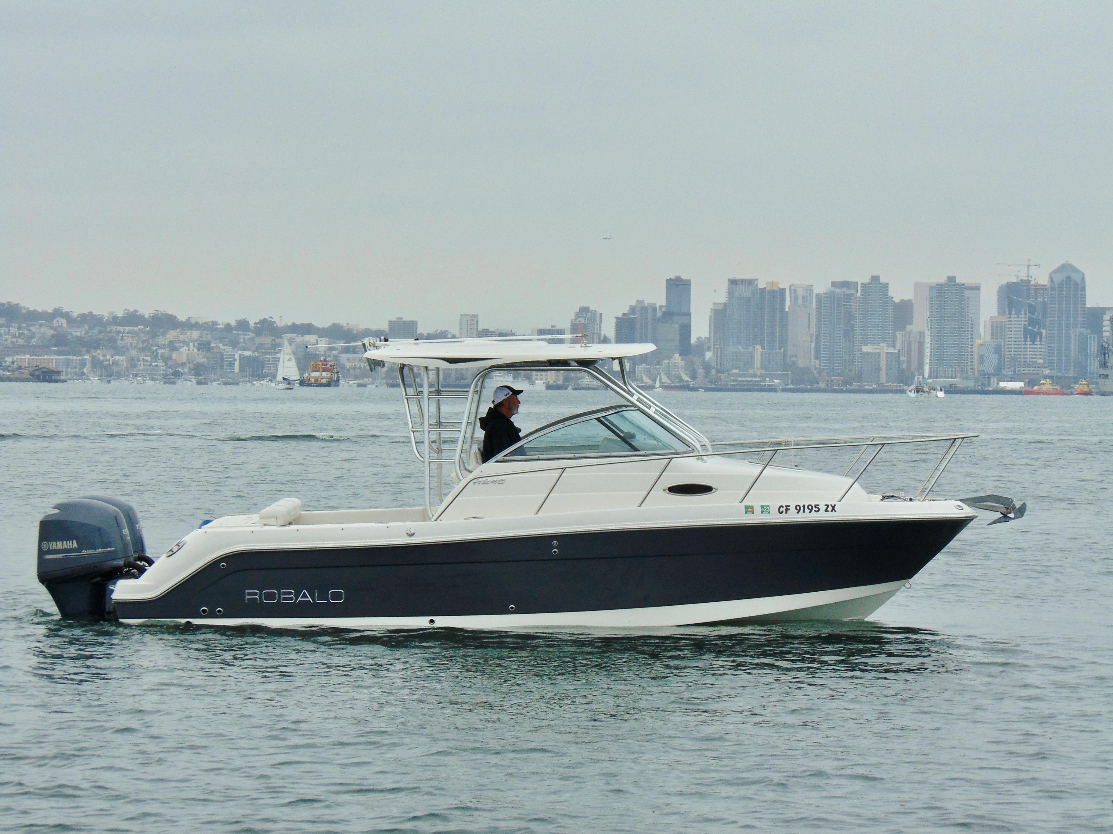 2014 Robalo R245 Walkaround Walkaround for sale YachtWorld