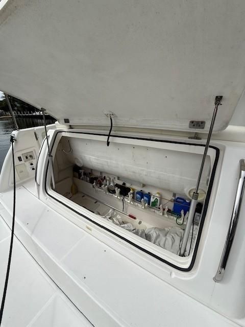2000 Tiara Yachts 52 