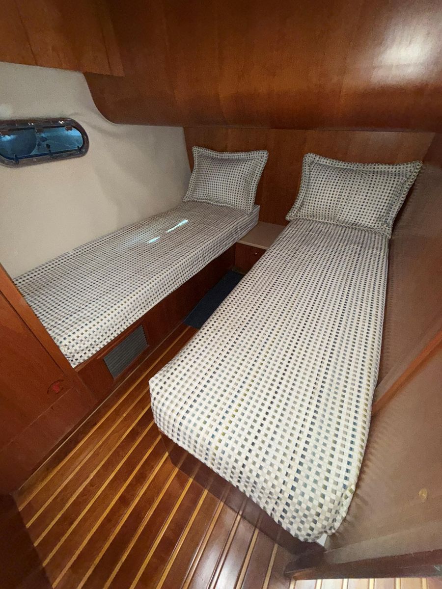 2000 Tiara Yachts 52 