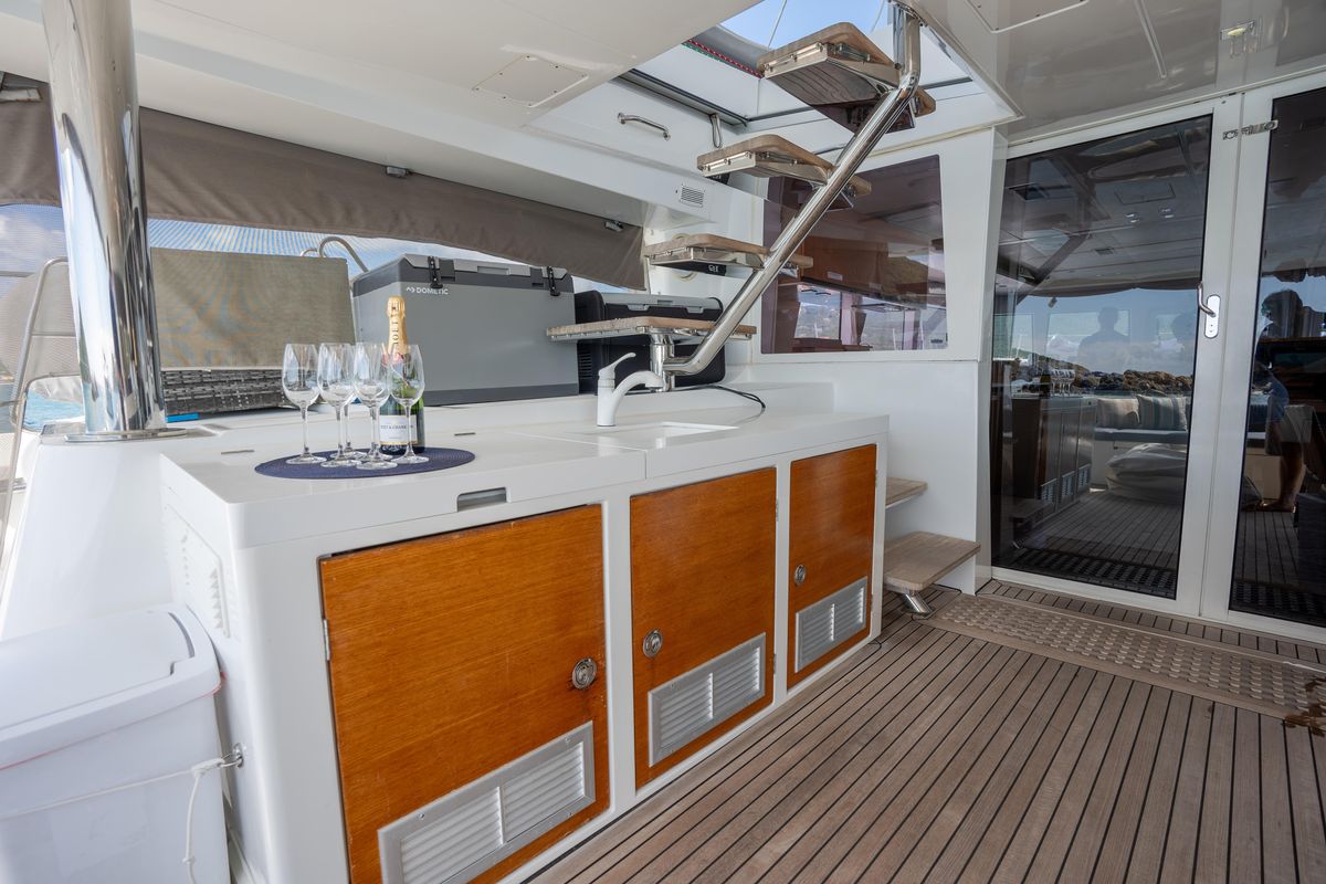 2014 Lagoon 62 