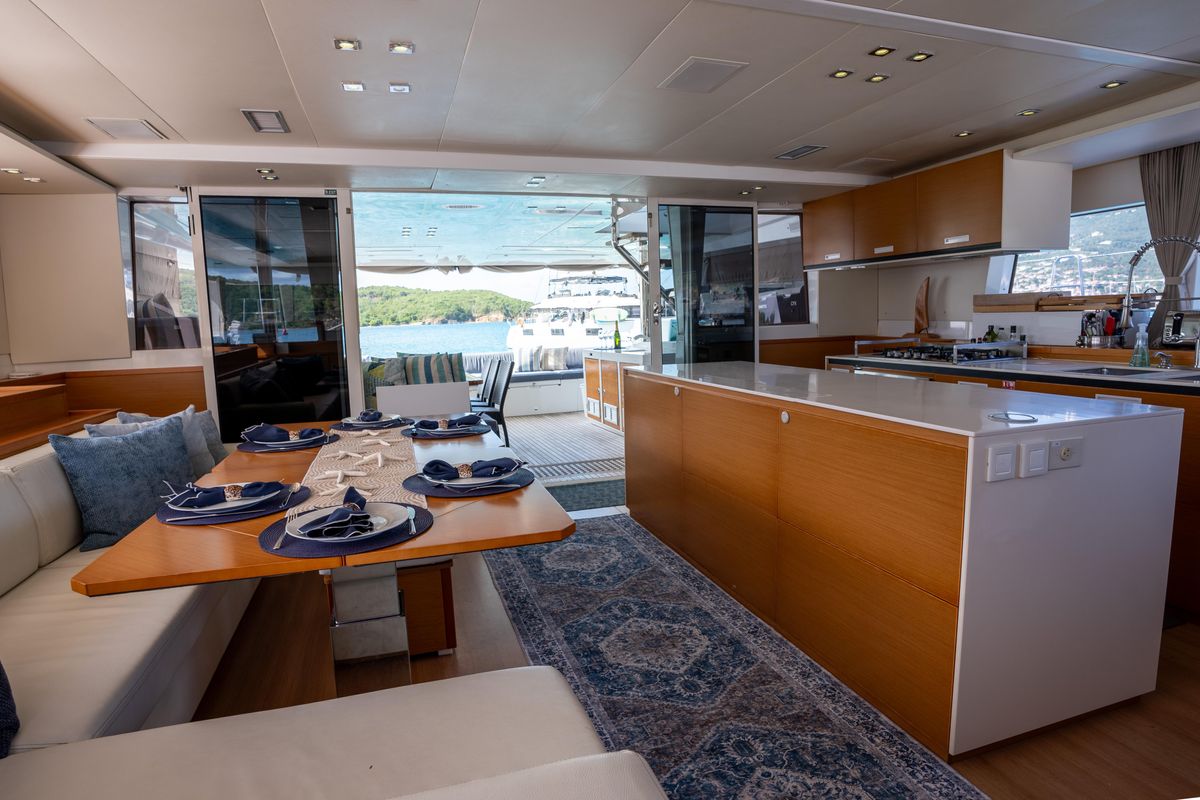 2014 Lagoon 62 