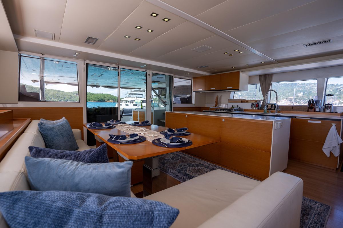2014 Lagoon 62 