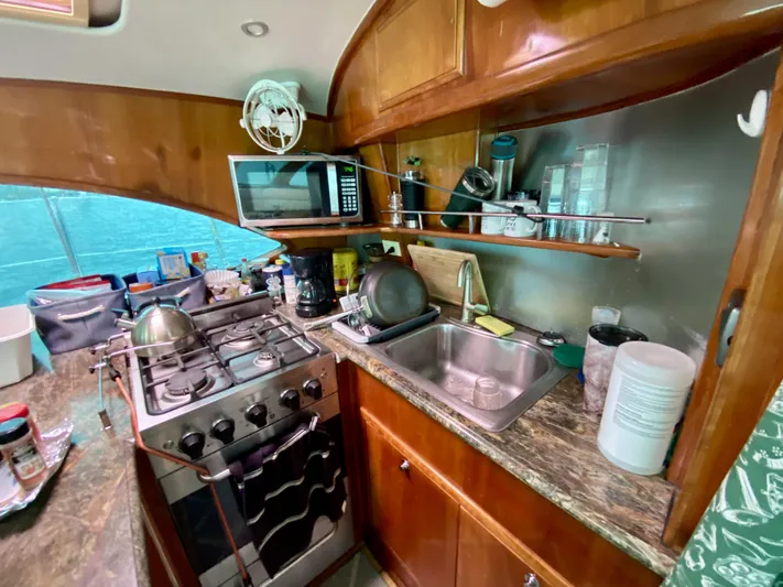 Rattlesnake Yacht Photos Pics 