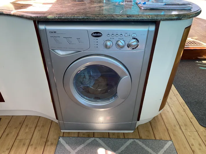 Rattlesnake Yacht Photos Pics 