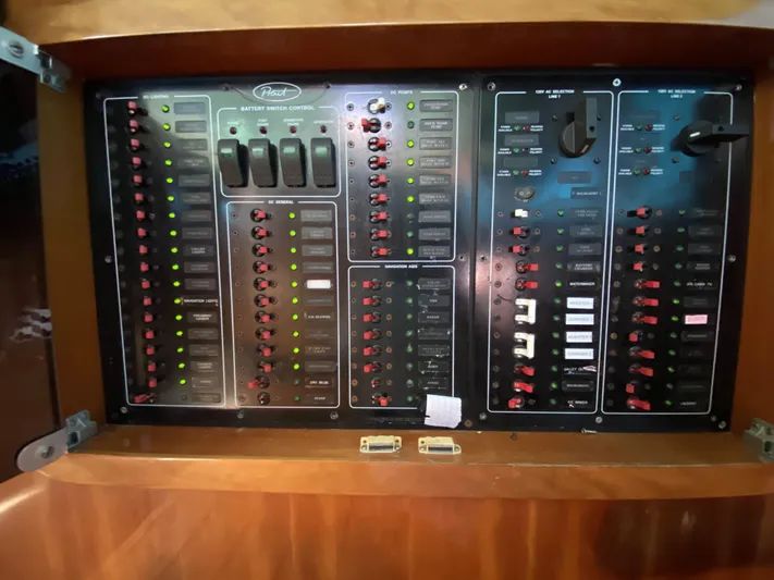 Rattlesnake Yacht Photos Pics 