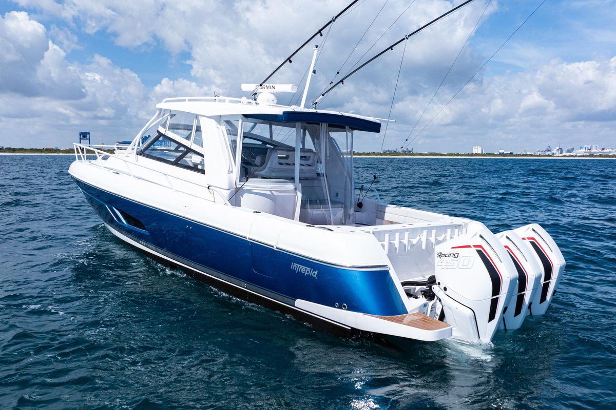 2021 Intrepid 43 