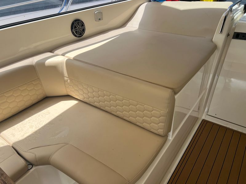 2013 Azimut Atlantis 44