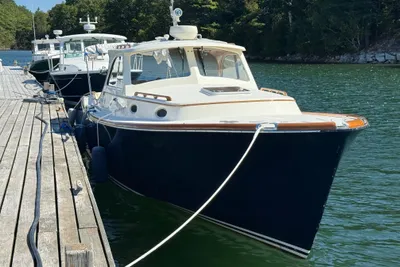 Hinckley Classic Picnic Boat