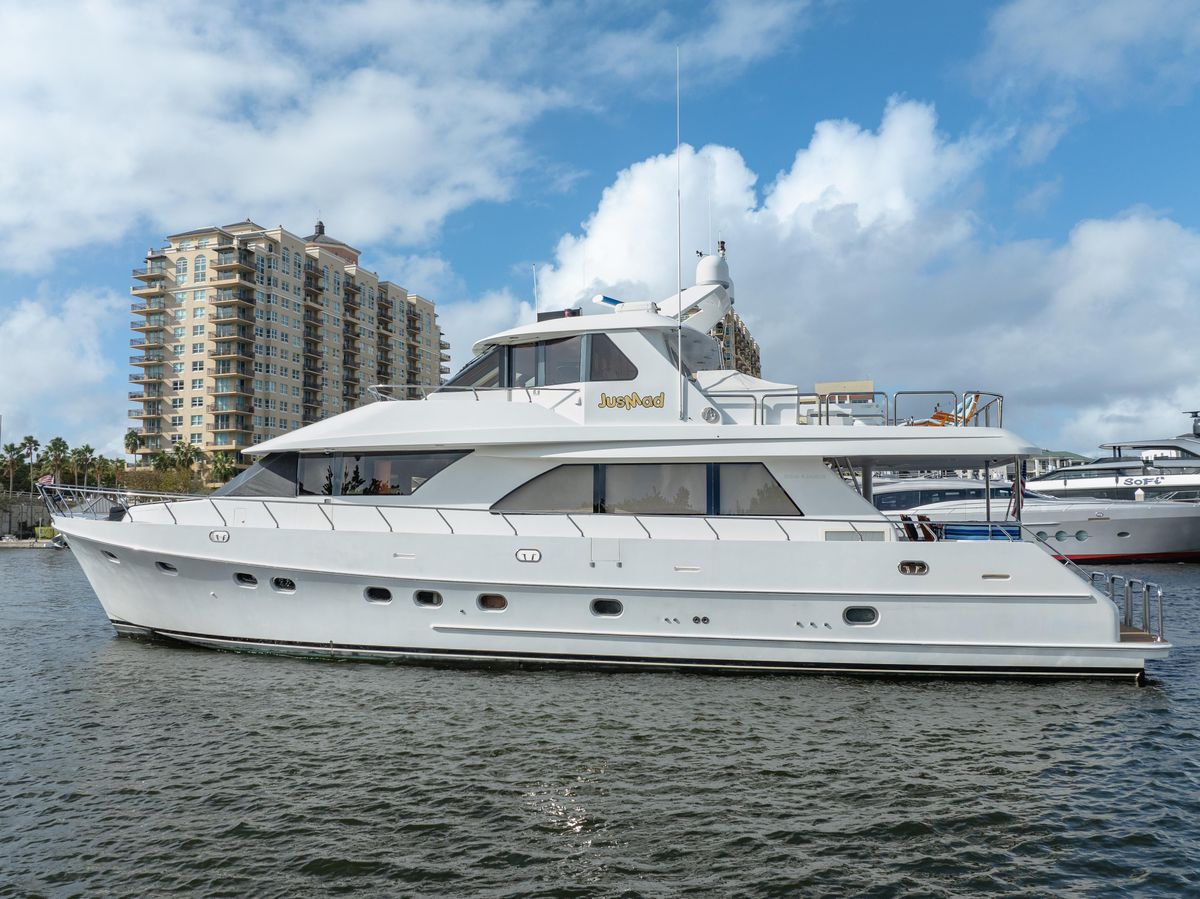 2005 Ocean Alexander 80 