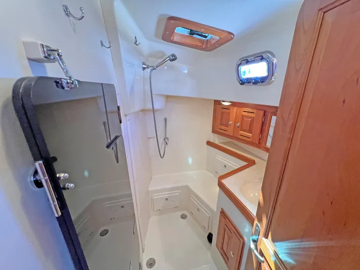 Red Skye Yacht Photos Pics 