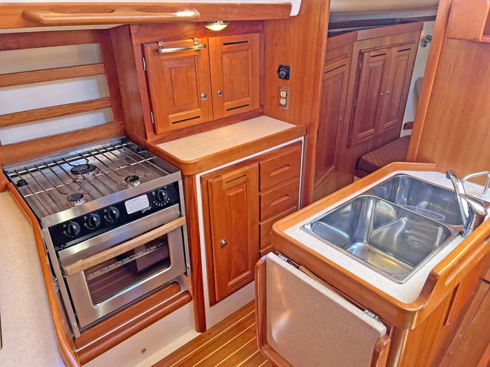 Red Skye Yacht Photos Pics 