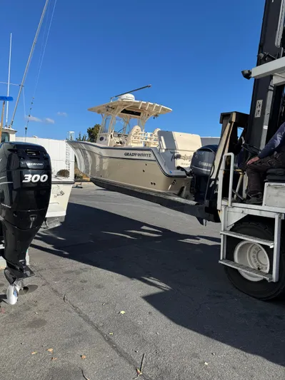 Tunacious 2 Yacht Photos Pics 