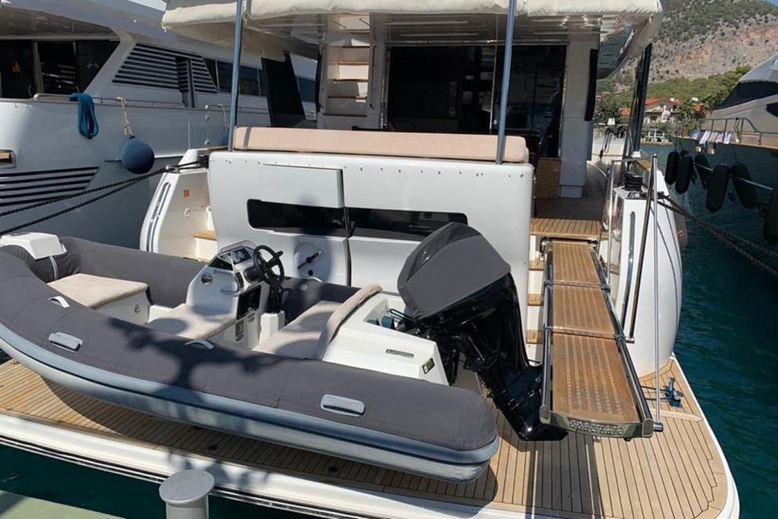 2021 Sirena 67 