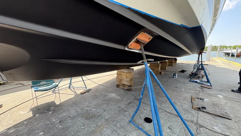 Yee Yee Yacht Photos Pics 2016 55 Prestige Flybridge - YEE YEE - Bottom Paint