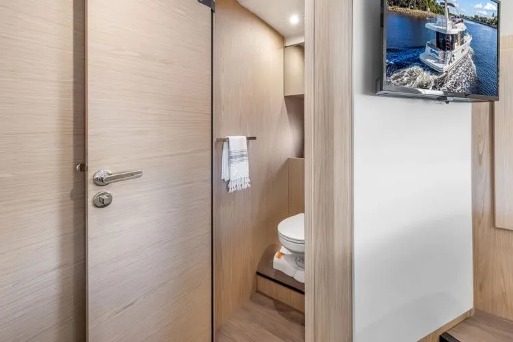 Neverland Yacht Photos Pics 2024 Beneteau Swift Trawler 41 Fly - Image 33