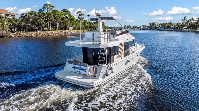 Neverland Yacht Photos Pics 2024 Beneteau Swift Trawler 41 Fly - Image 5