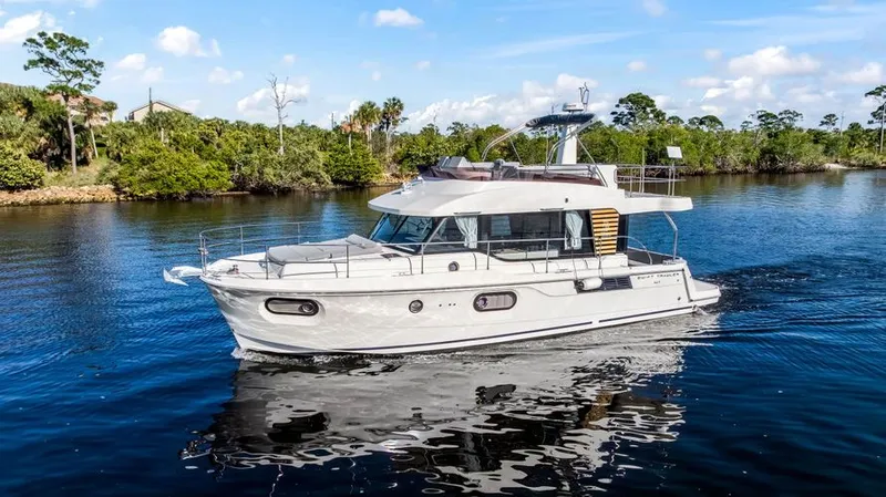 Neverland Yacht Photos Pics 2024 Beneteau Swift Trawler 41 Fly - Image 2