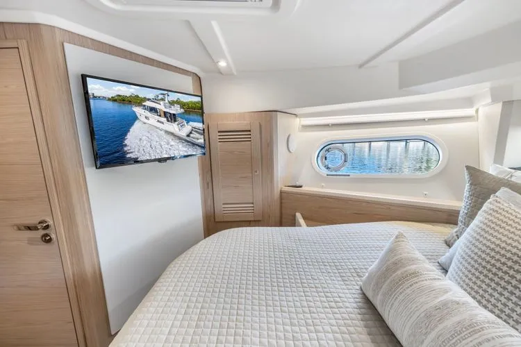 Neverland Yacht Photos Pics 2024 Beneteau Swift Trawler 41 Fly - Image 26