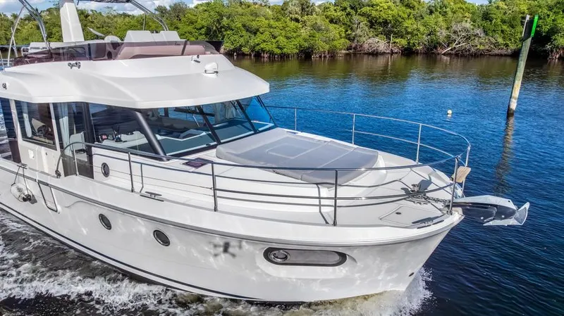 Neverland Yacht Photos Pics 2024 Beneteau Swift Trawler 41 Fly - Image 10