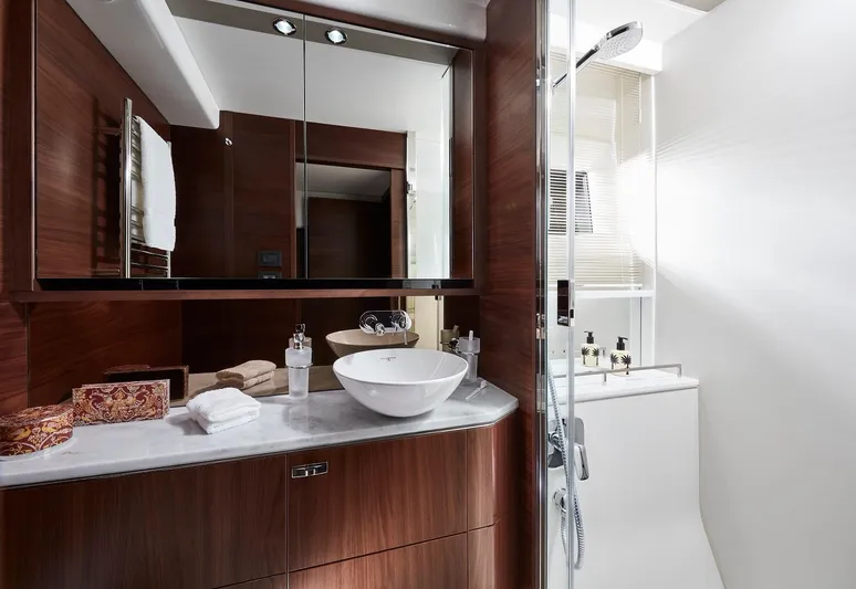  Yacht Photos Pics Manufacturer Provided Image