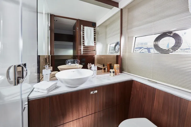  Yacht Photos Pics Manufacturer Provided Image