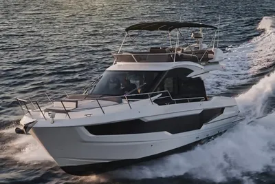Galeon 400 Fly