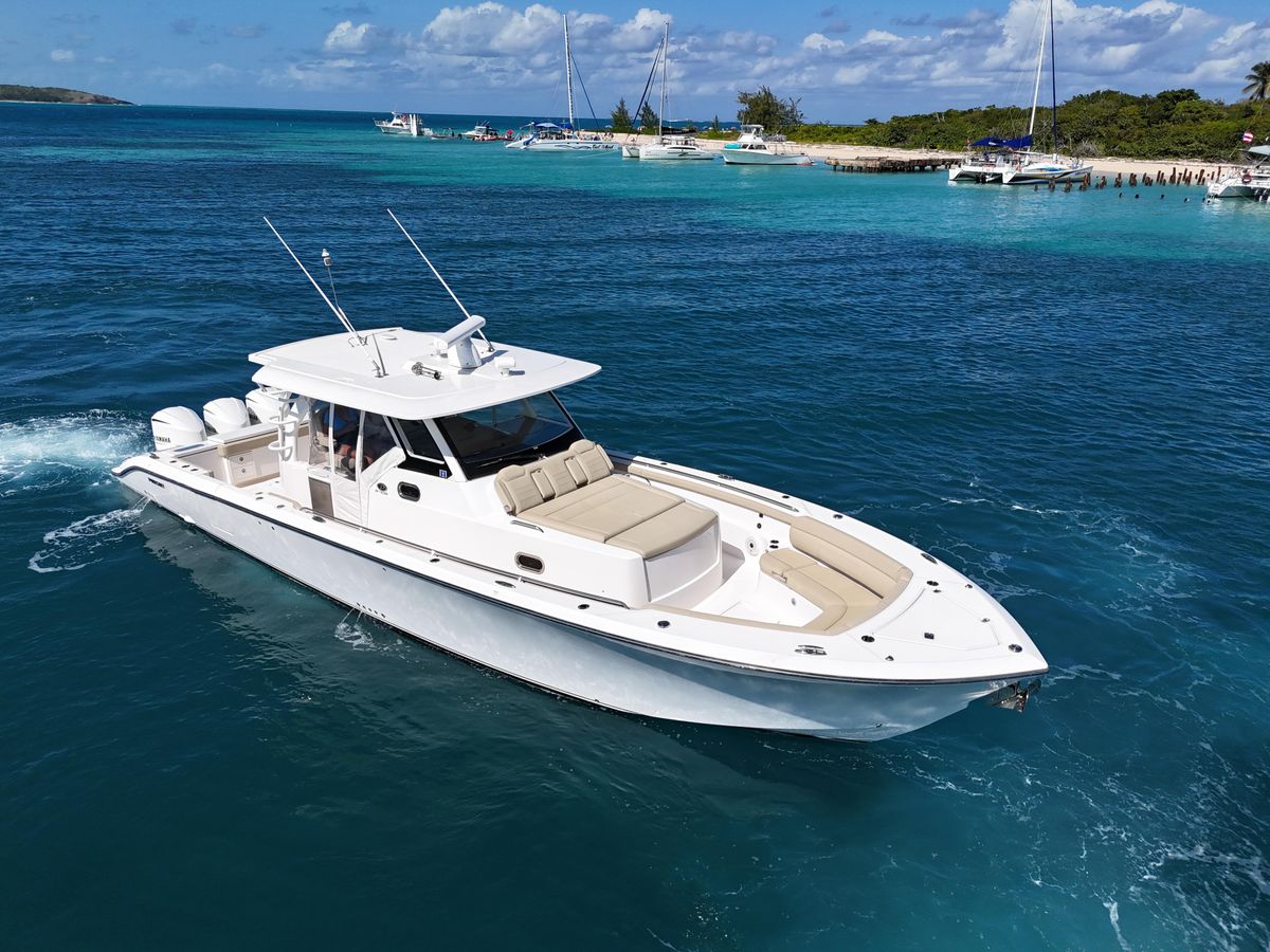 2018 Pursuit 42 