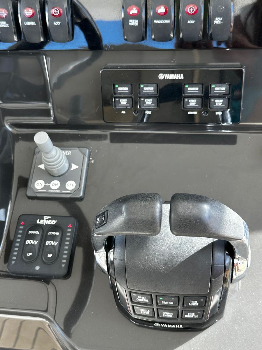 2018 Pursuit 42 