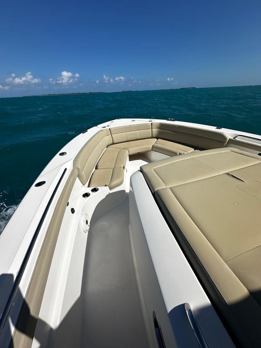 2018 Pursuit 42 