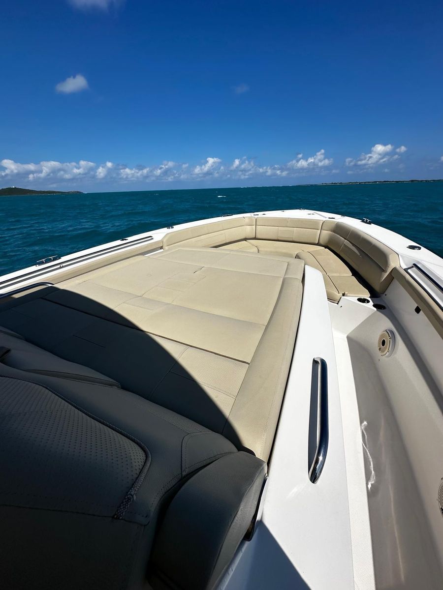 2018 Pursuit 42 