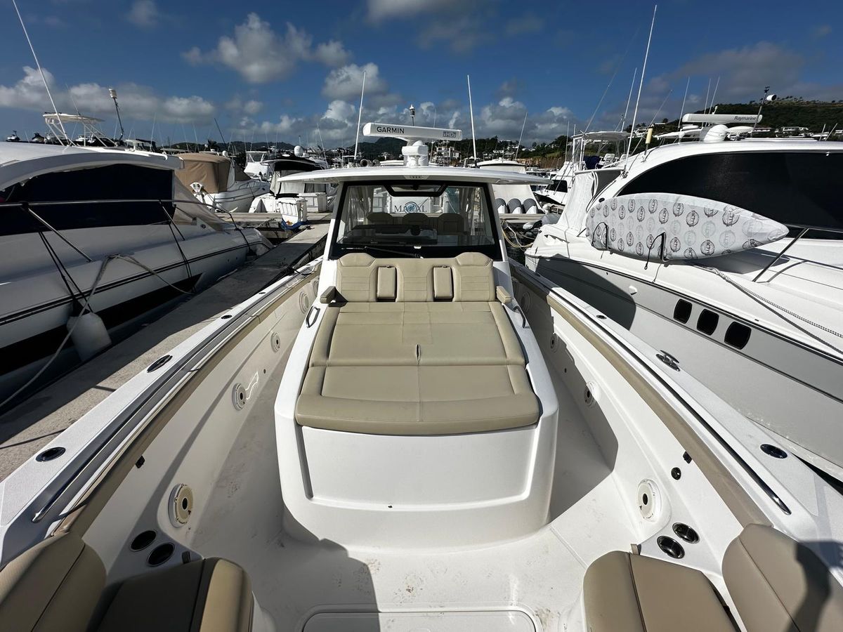 2018 Pursuit 42 