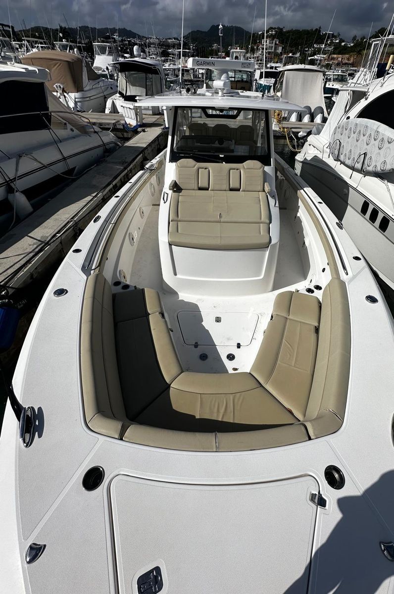 2018 Pursuit 42 