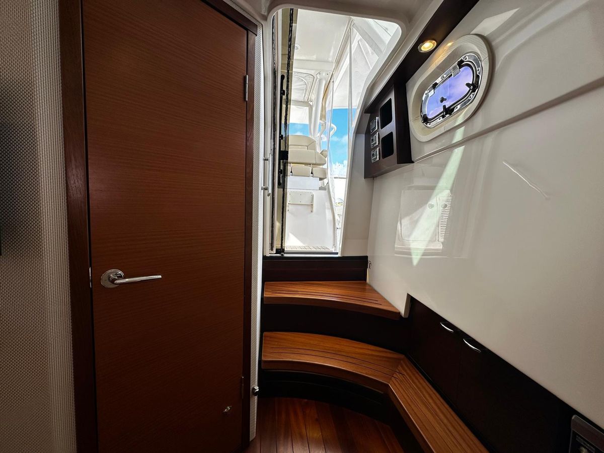 2018 Pursuit 42 
