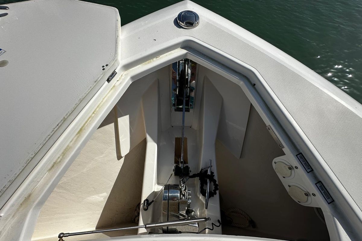 2018 Pursuit 42 