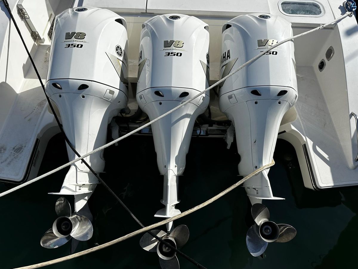 2018 Pursuit 42 