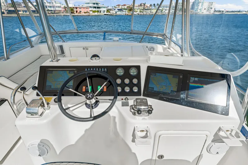 Legacy Yacht Photos Pics 