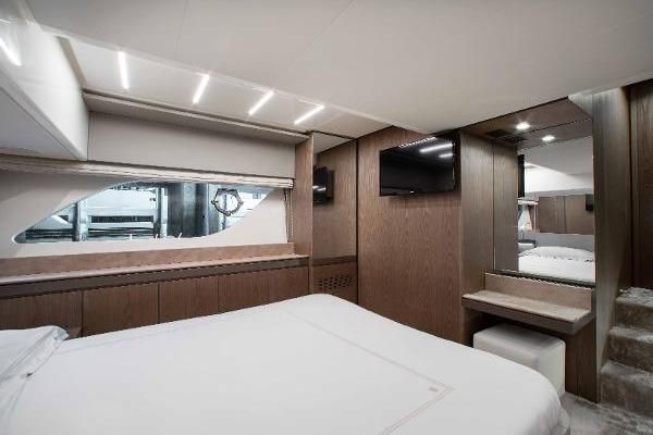 2022 Ferretti Yachts 55 