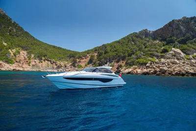 2020 Princess V40
